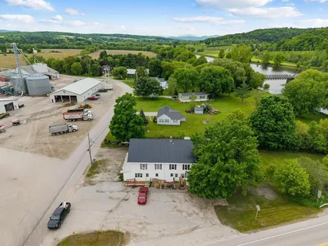 4232 Vermont 105 Route Sheldon VT 05483