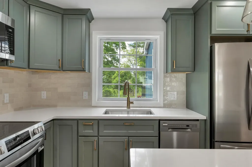 21 Lois Street Rochester NH 03867