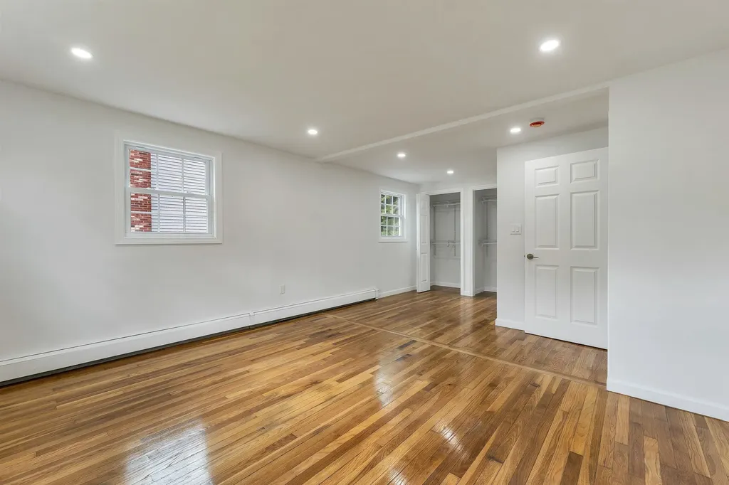 21 Lois Street Rochester NH 03867