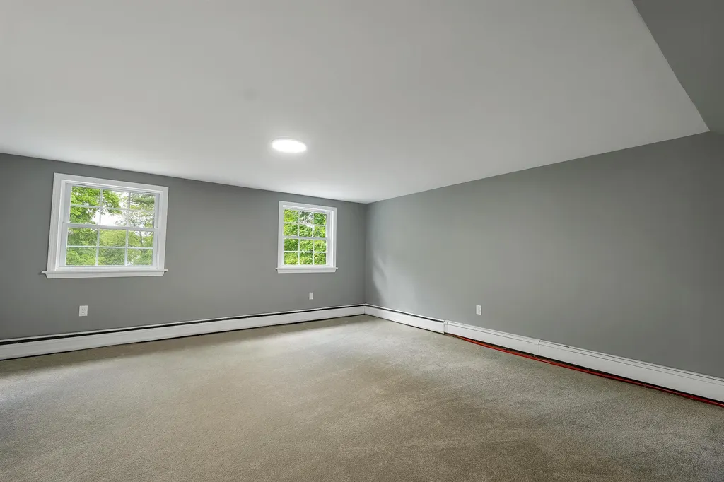 21 Lois Street Rochester NH 03867