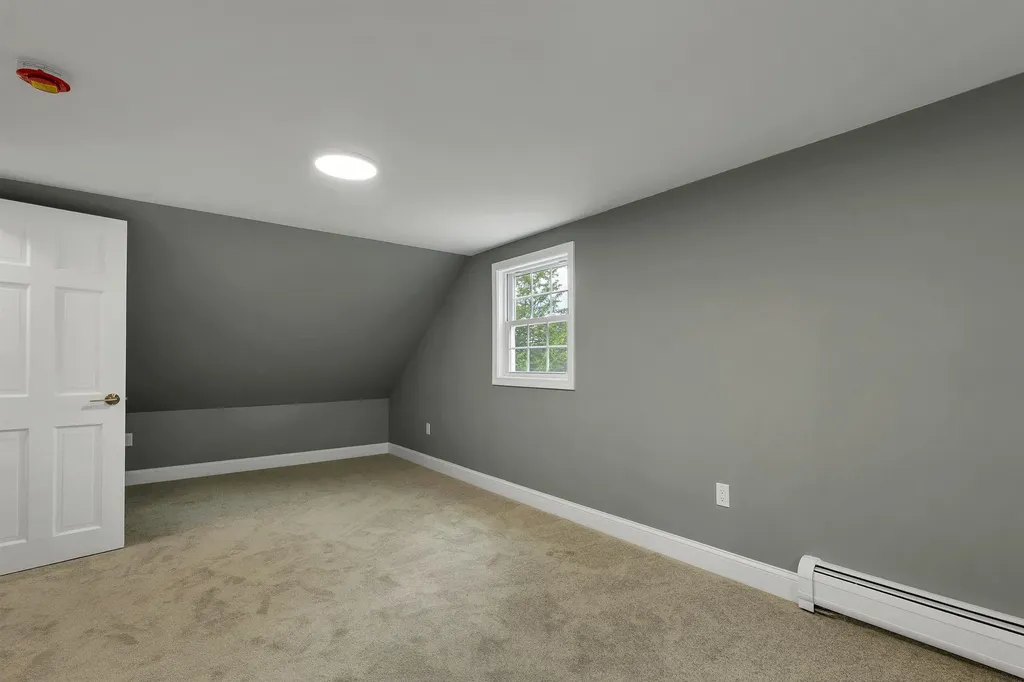 21 Lois Street Rochester NH 03867