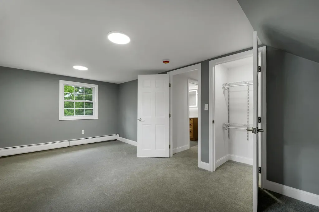 21 Lois Street Rochester NH 03867