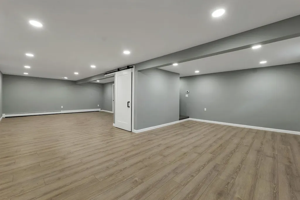 21 Lois Street Rochester NH 03867