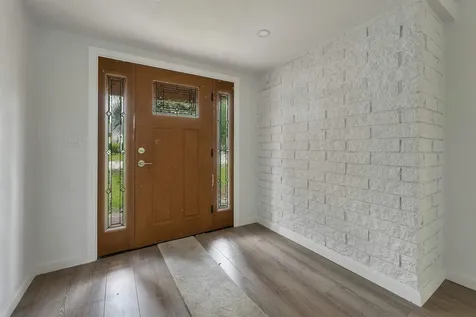 21 Lois Street Rochester NH 03867