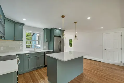21 Lois Street Rochester NH 03867