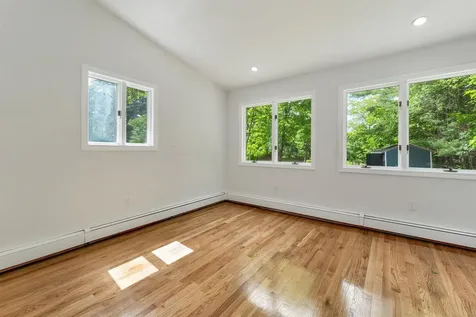 21 Lois Street Rochester NH 03867