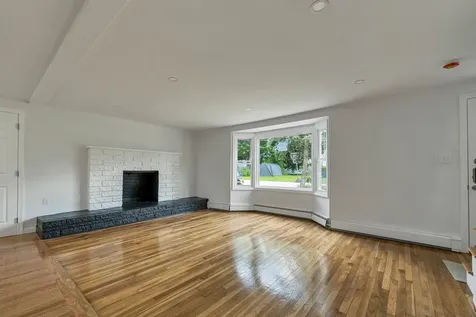 21 Lois Street Rochester NH 03867