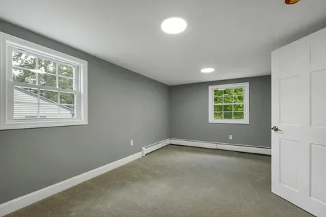 21 Lois Street Rochester NH 03867