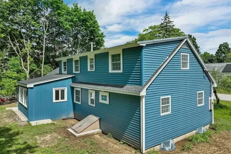 21 Lois Street Rochester NH 03867