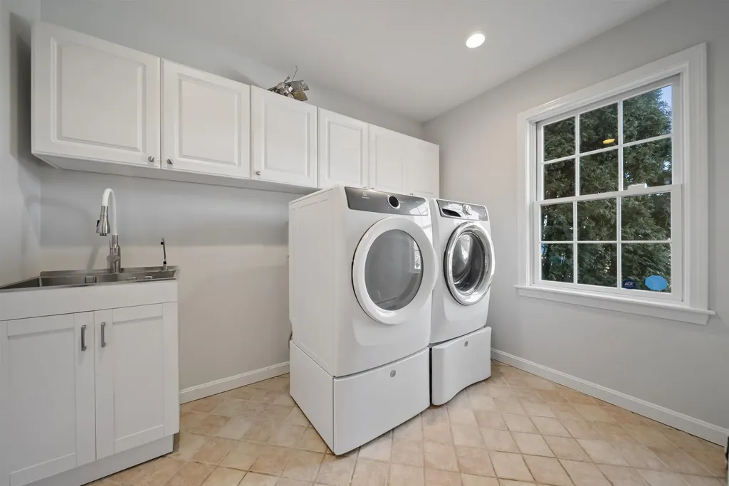 22 Phillip Drive Chesterfield NH 03462