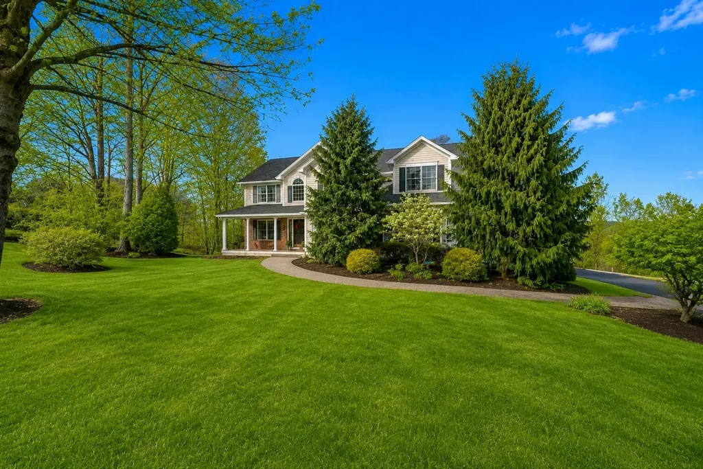 22 Phillip Drive Chesterfield NH 03462