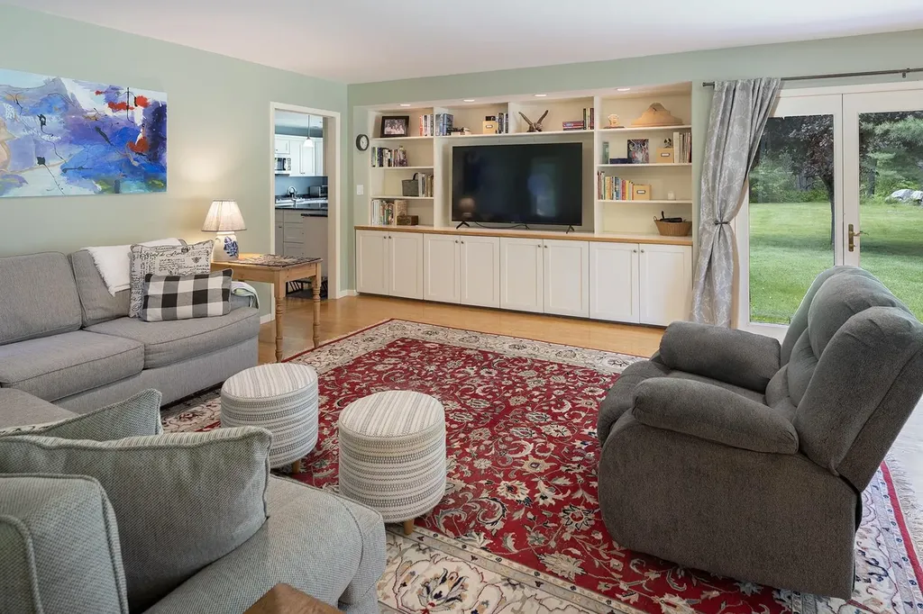 860 Briar Hill Road Hopkinton NH 03229