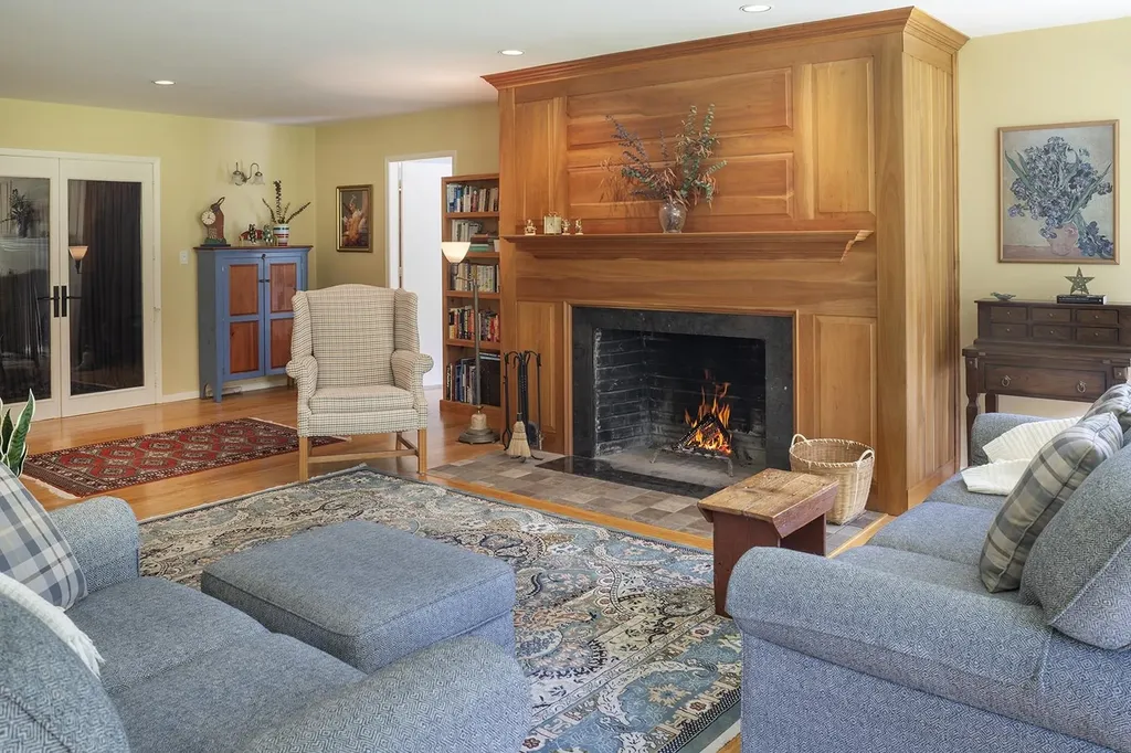 860 Briar Hill Road Hopkinton NH 03229