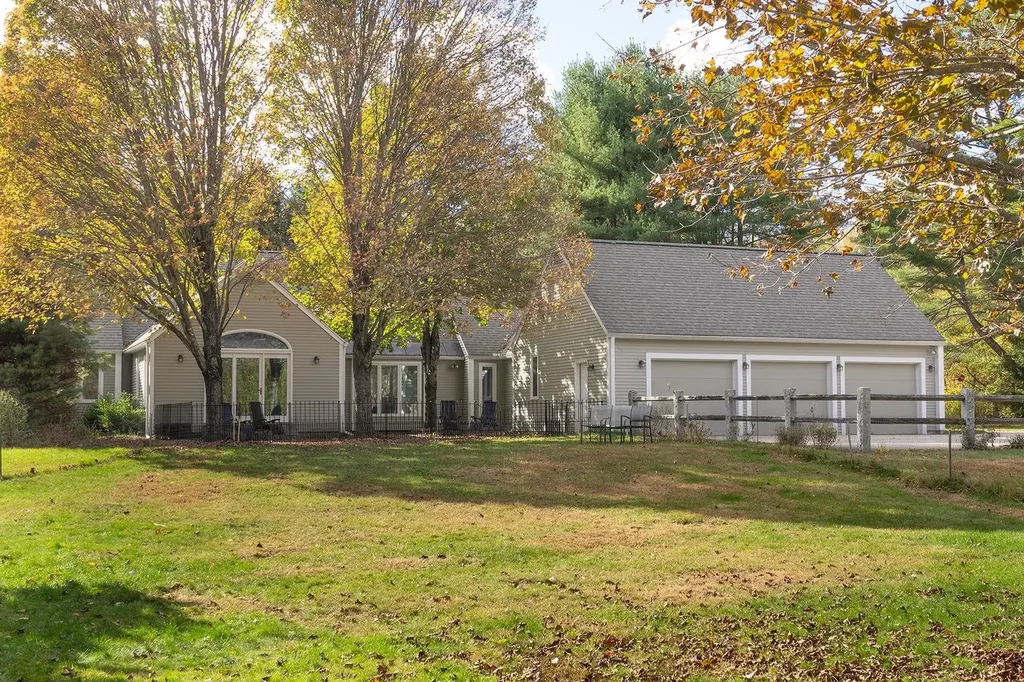 860 Briar Hill Road Hopkinton NH 03229