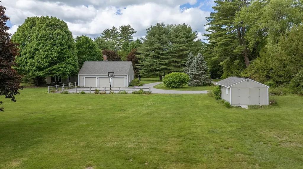 860 Briar Hill Road Hopkinton NH 03229