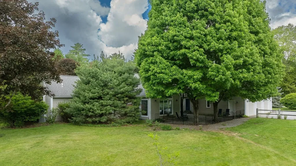 860 Briar Hill Road Hopkinton NH 03229