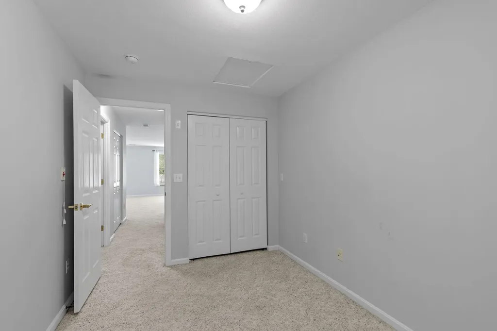 28 Lantern Lane Kingston NH 03848