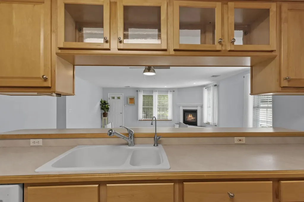 28 Lantern Lane Kingston NH 03848