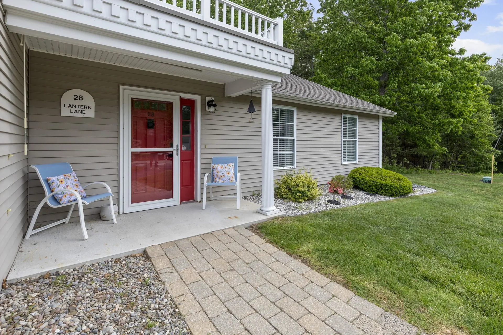 28 Lantern Lane Kingston NH 03848