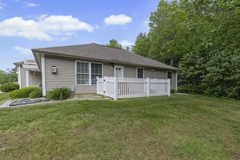 28 Lantern Lane Kingston NH 03848