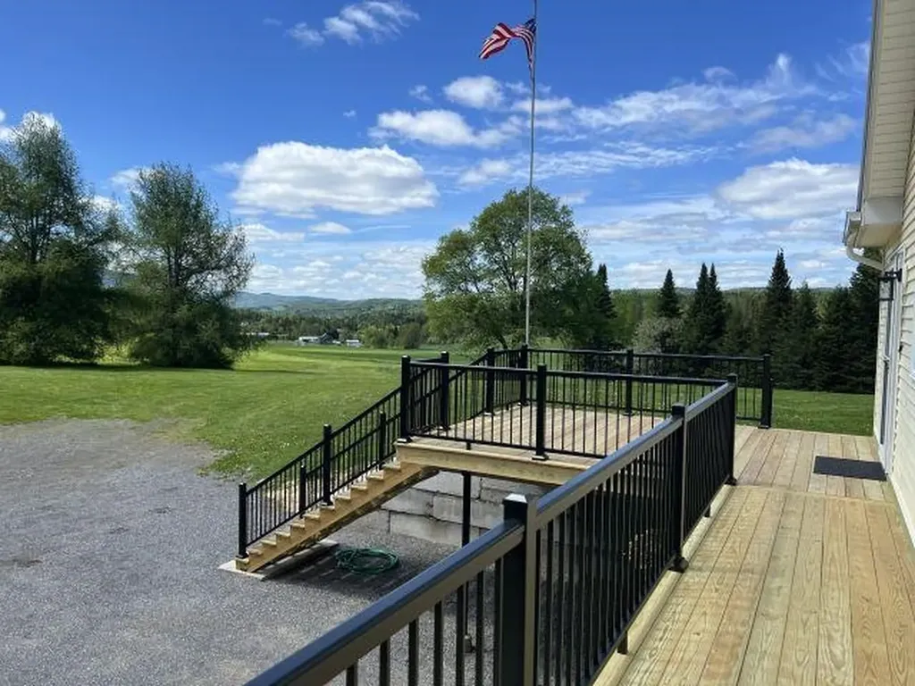 12 Harry's Way Colebrook NH 03576