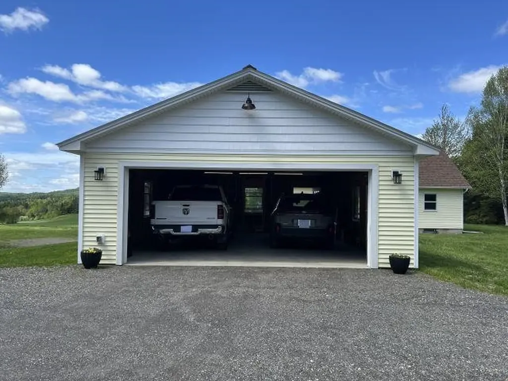12 Harry's Way Colebrook NH 03576