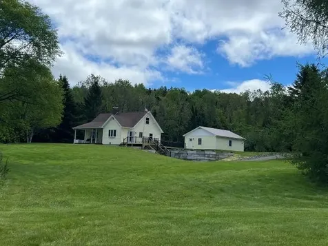 12 Harry's Way Colebrook NH 03576