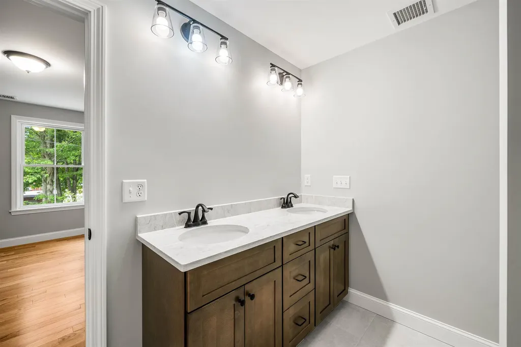 5 Daniel Street Somersworth NH 03878