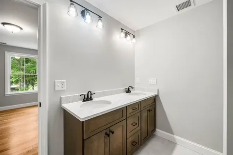 5 Daniel Street Somersworth NH 03878