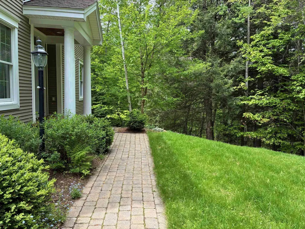 5 Grant Road Hanover NH 03755