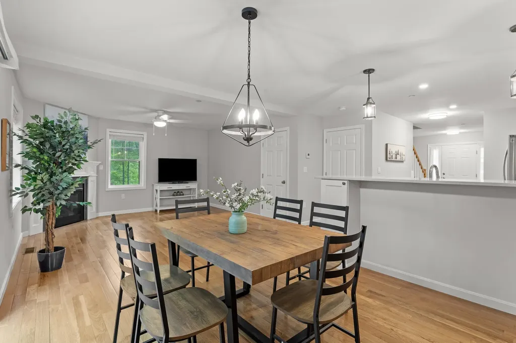 270 Knollwood Way Manchester NH 03102