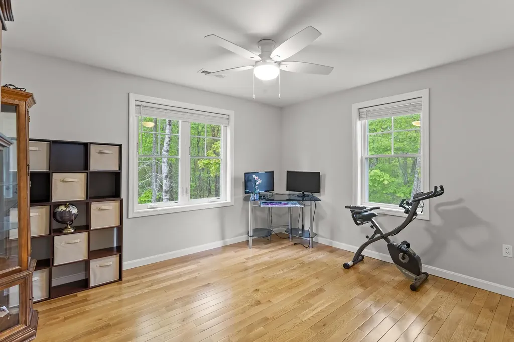 270 Knollwood Way Manchester NH 03102