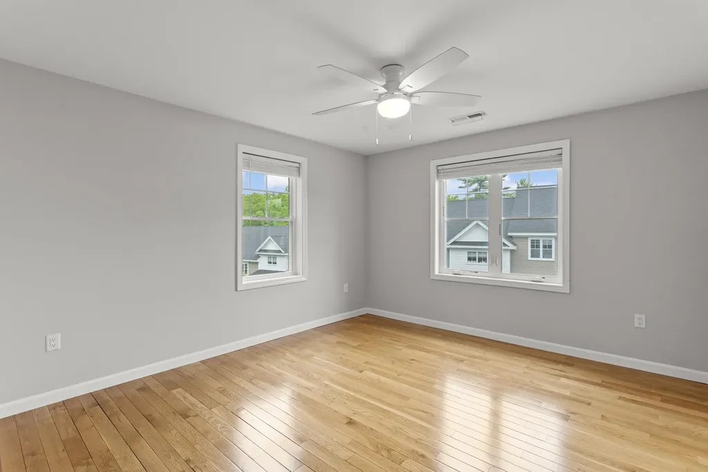 270 Knollwood Way Manchester NH 03102