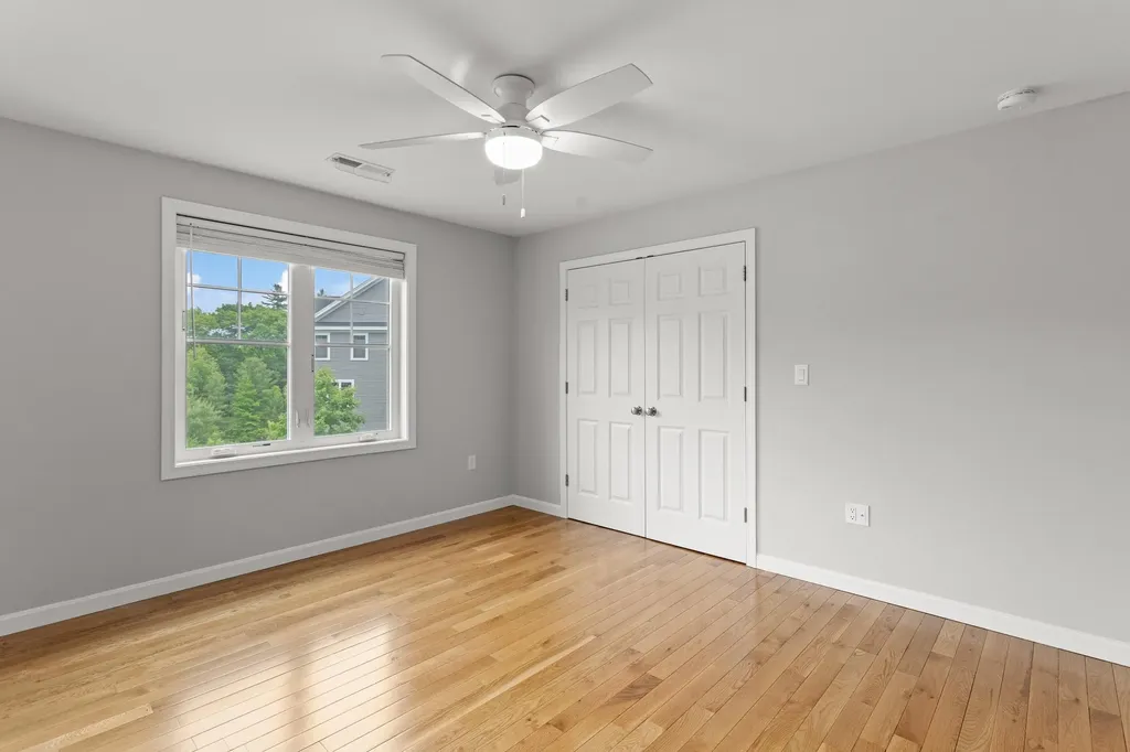 270 Knollwood Way Manchester NH 03102
