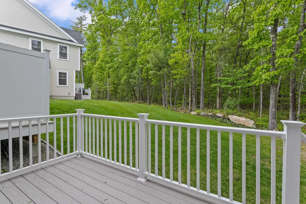 270 Knollwood Way Manchester NH 03102
