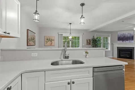 270 Knollwood Way Manchester NH 03102