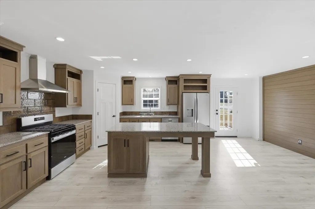 2 Wentworth Avenue Tilton NH 03276