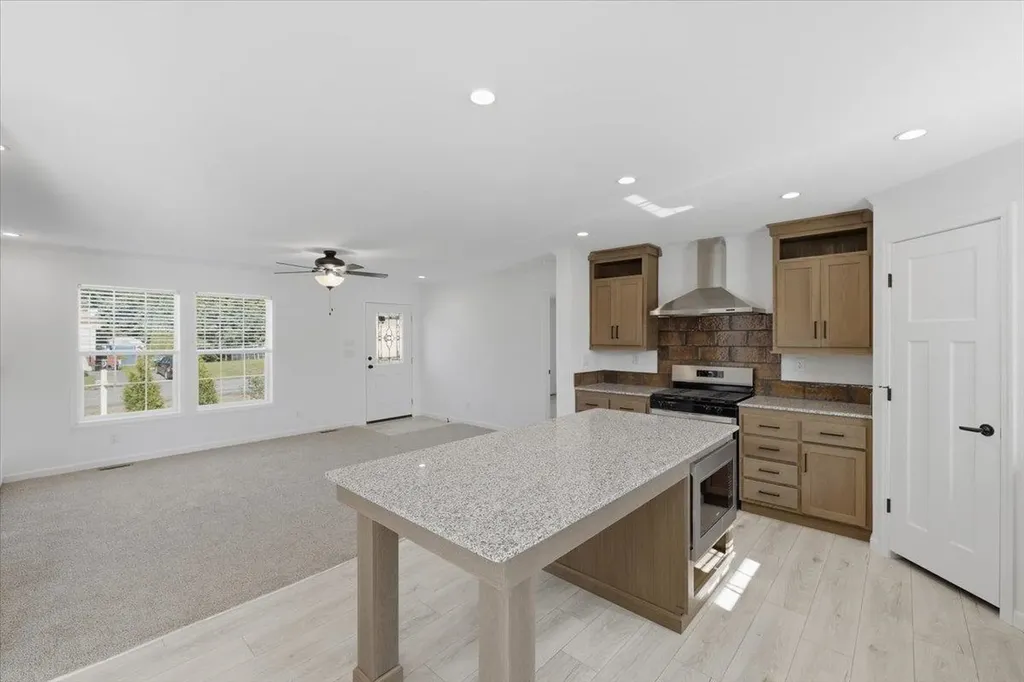 2 Wentworth Avenue Tilton NH 03276