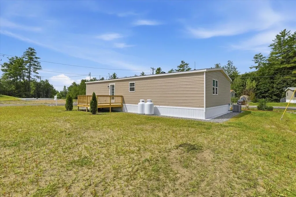 2 Wentworth Avenue Tilton NH 03276