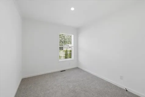 2 Wentworth Avenue Tilton NH 03276