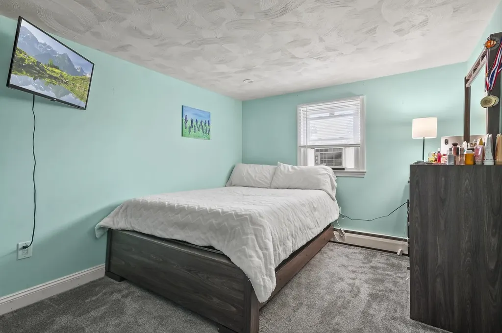 1 Tate Street Hudson NH 03051