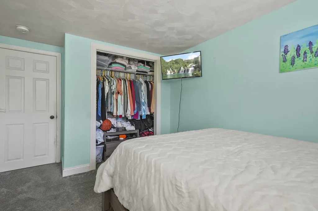 1 Tate Street Hudson NH 03051