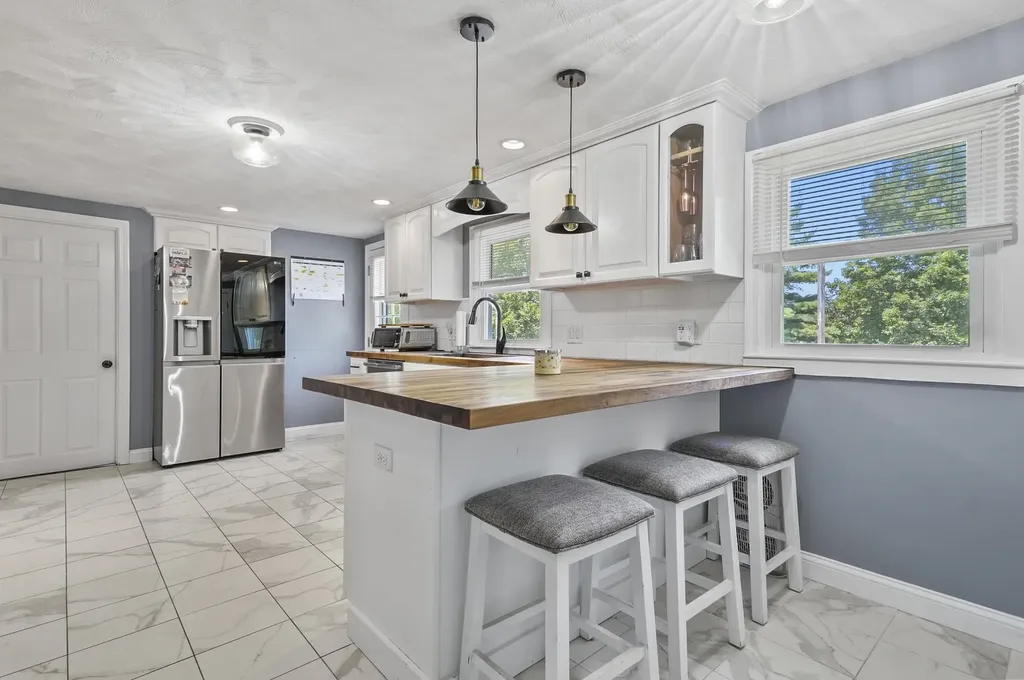 1 Tate Street Hudson NH 03051