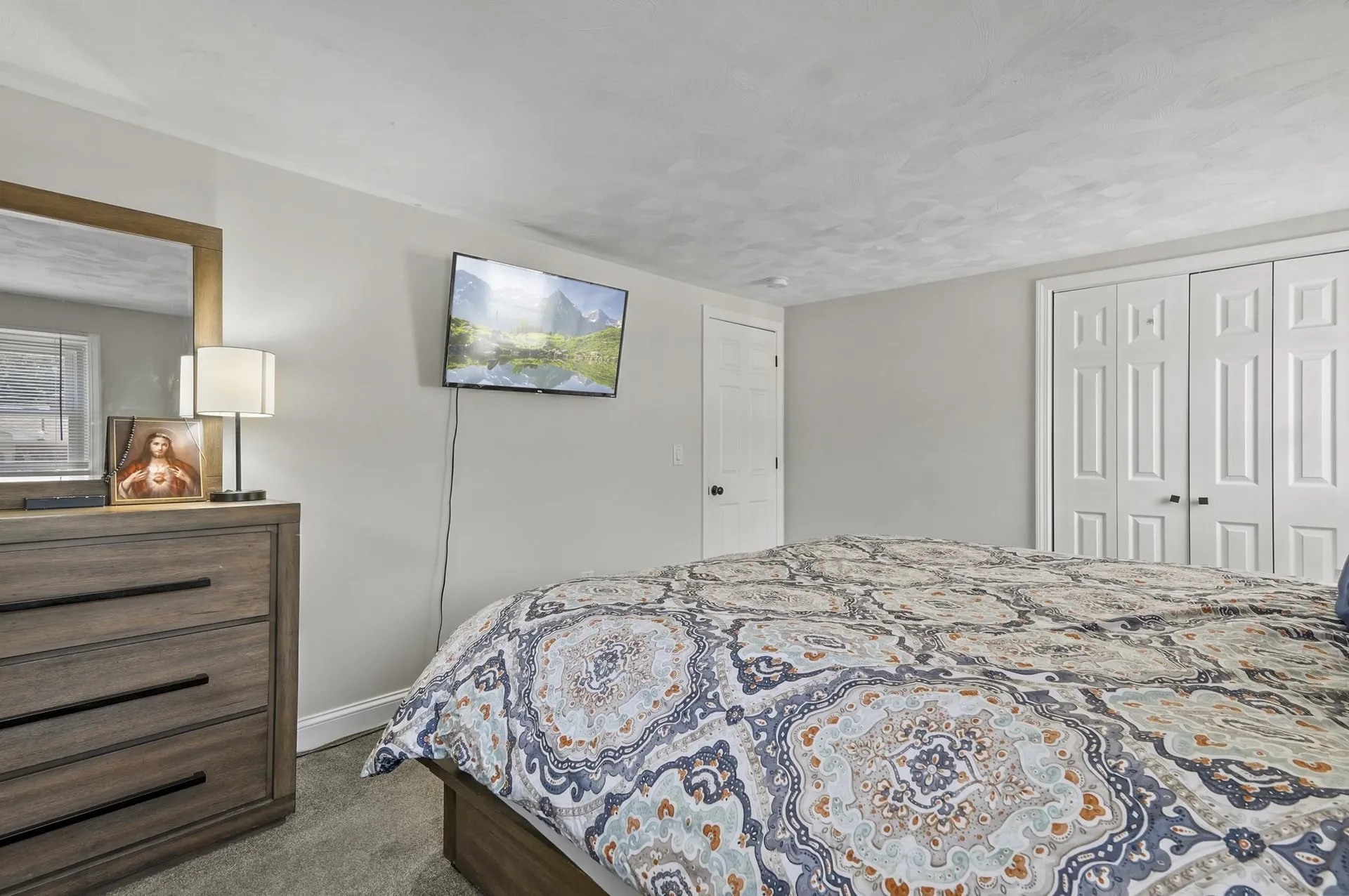 1 Tate Street Hudson NH 03051