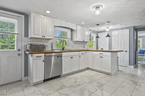1 Tate Street Hudson NH 03051