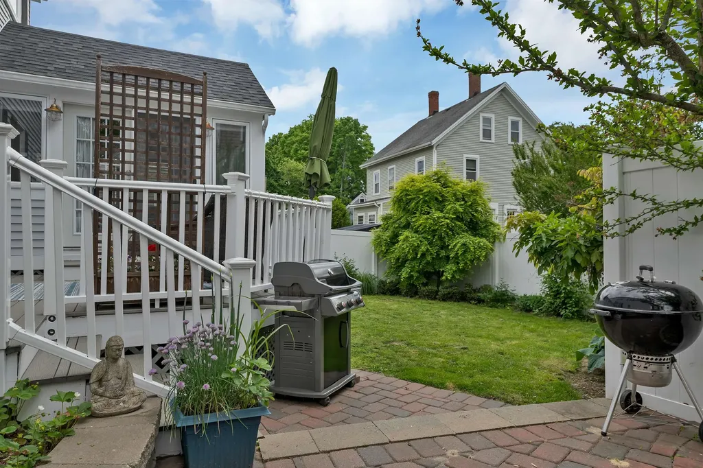 24 Chester Street Amesbury MA 01913