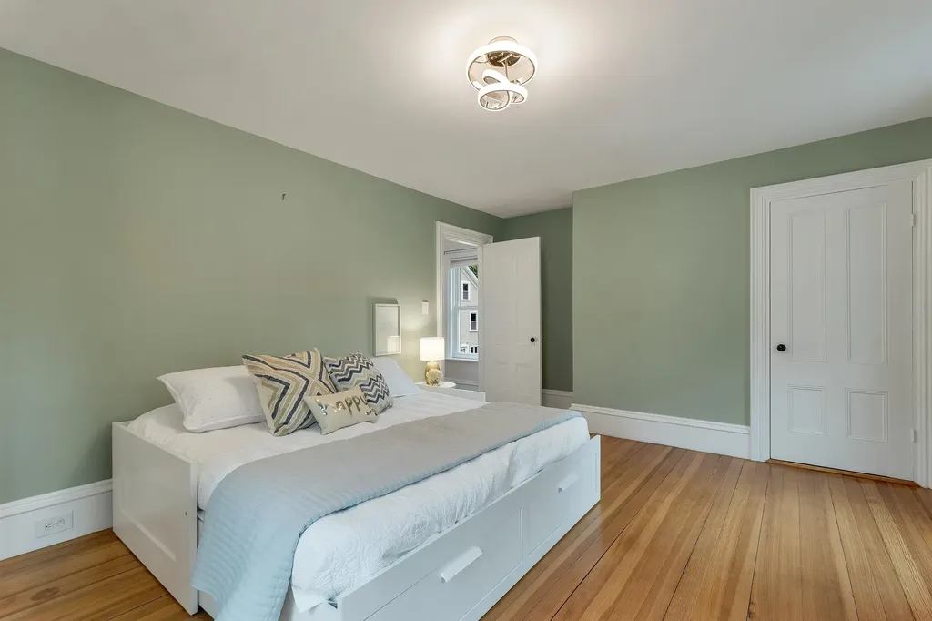 24 Chester Street Amesbury MA 01913