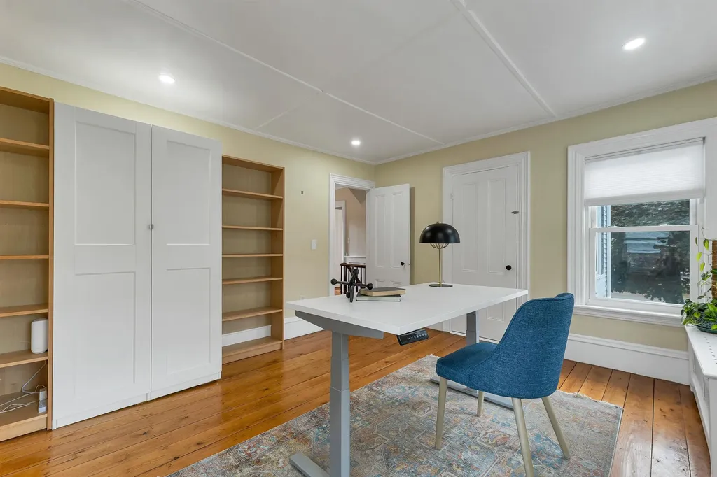 24 Chester Street Amesbury MA 01913