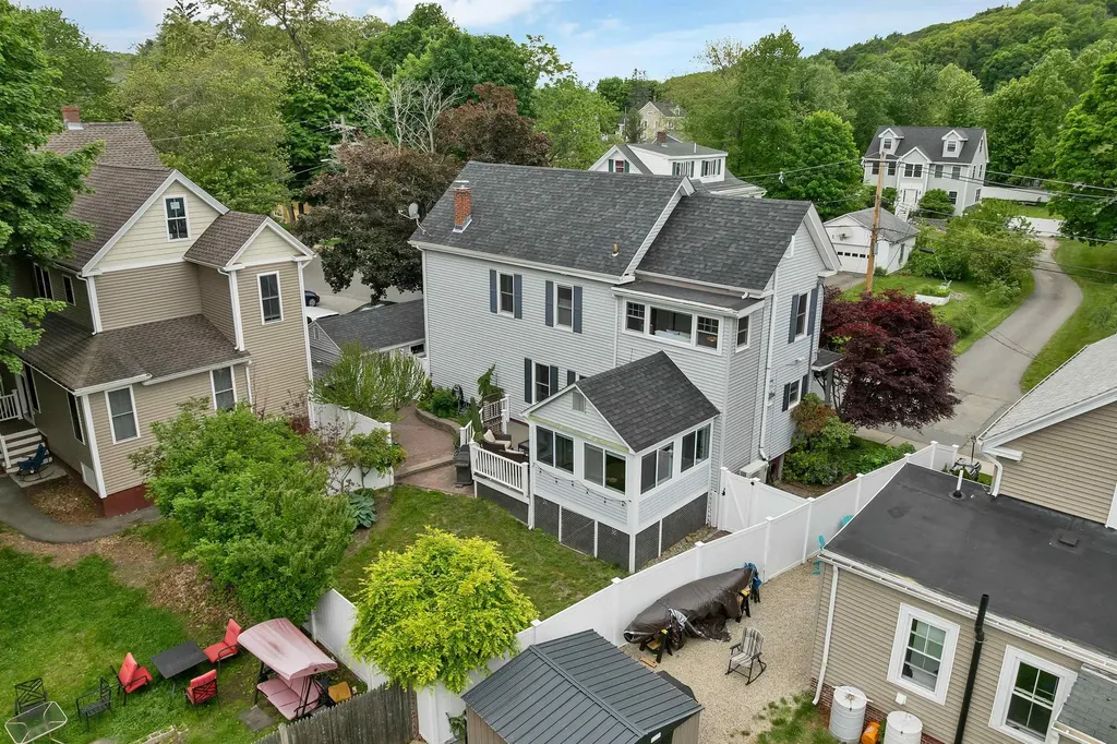 24 Chester Street Amesbury MA 01913