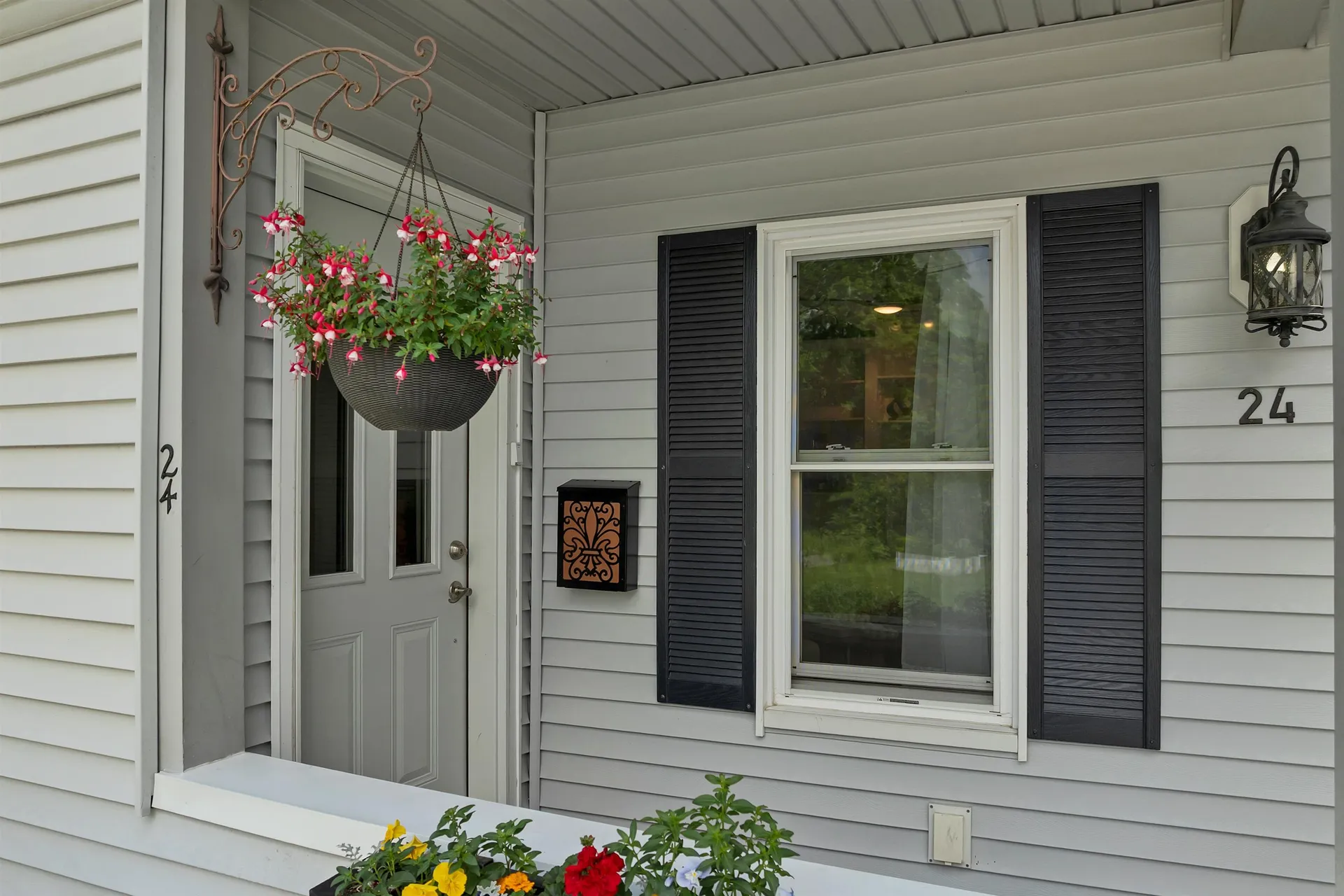 24 Chester Street Amesbury MA 01913
